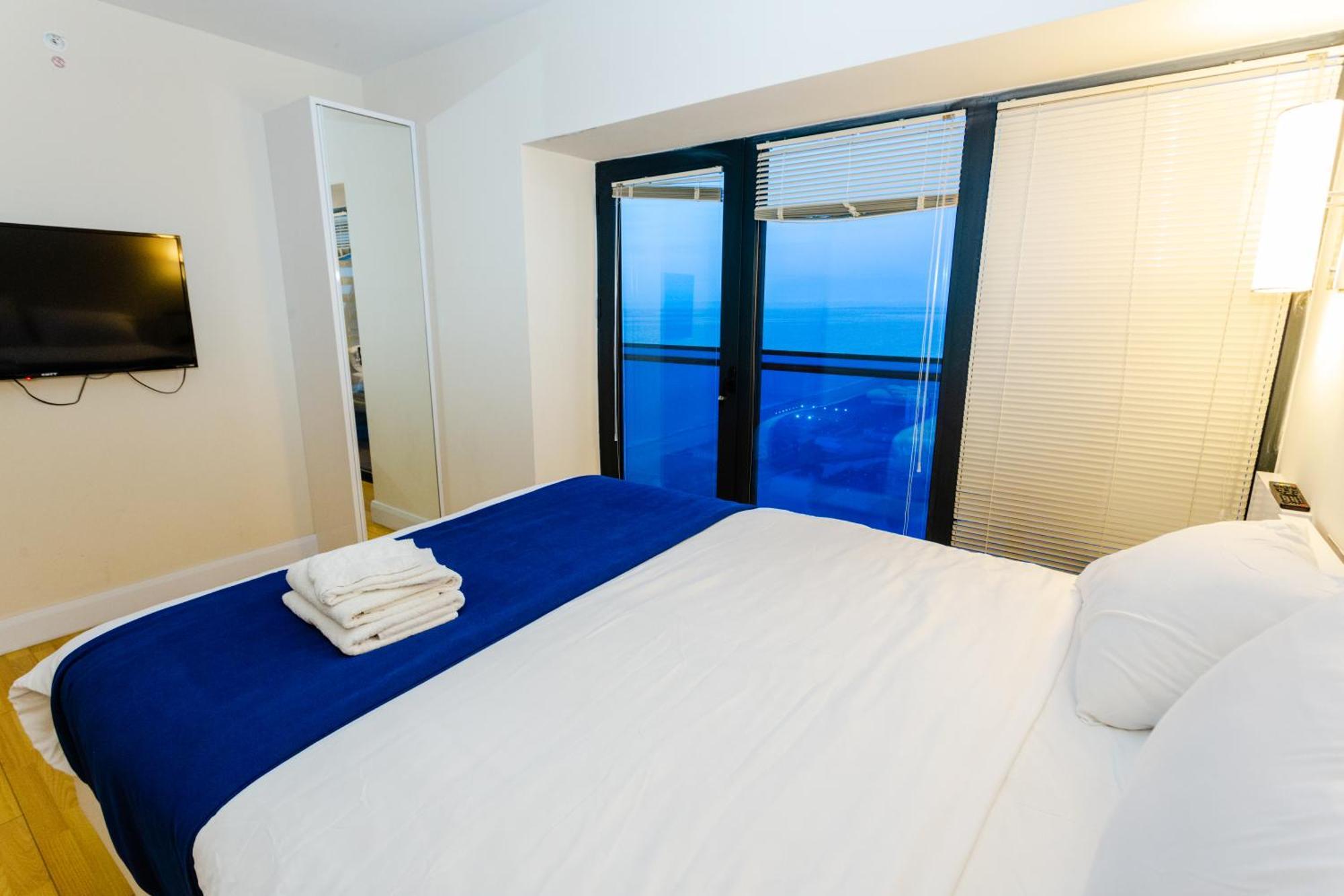 Orbi City Sea View Batumi Exterior photo